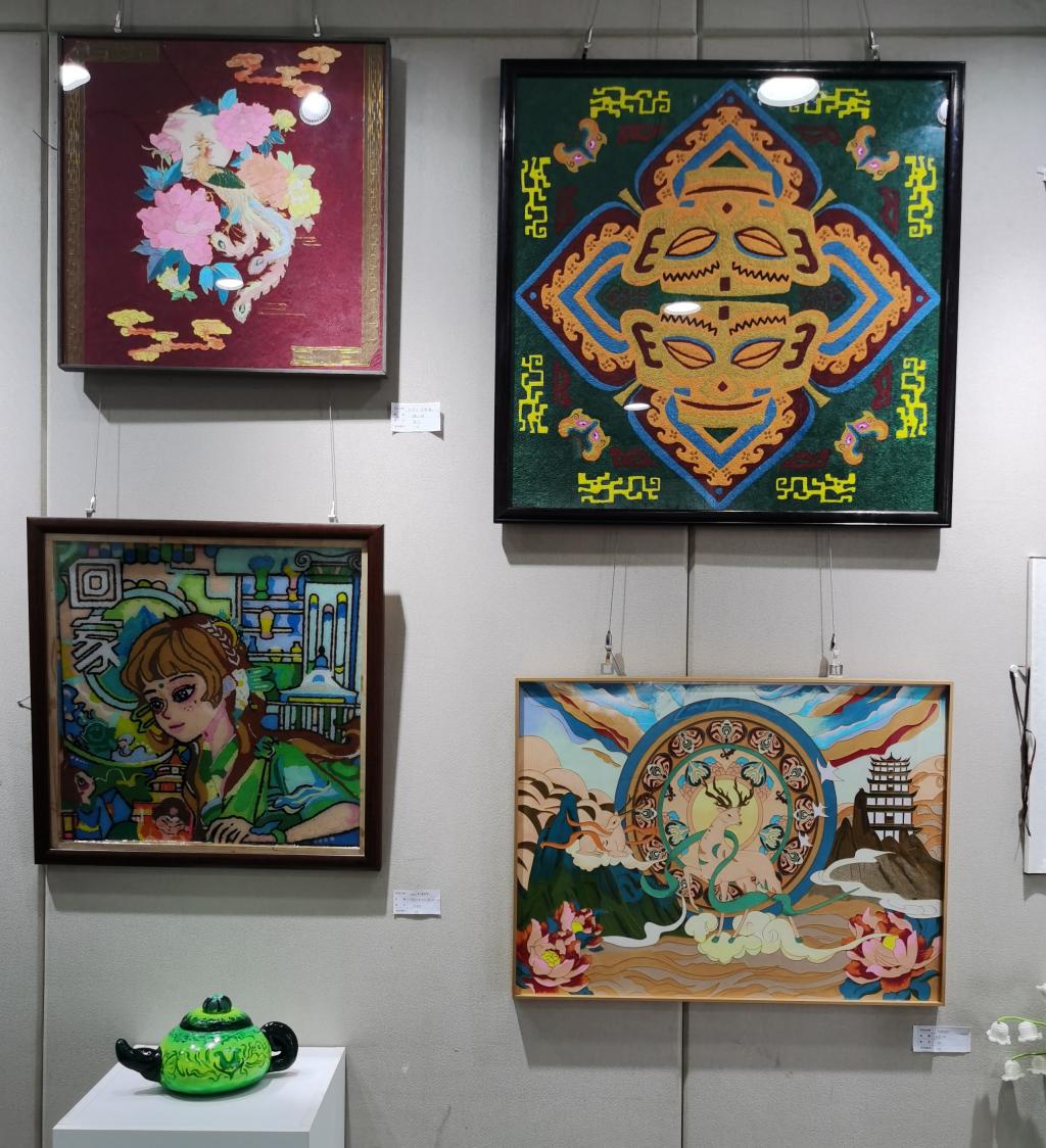 匠心与创新的盛宴 艺术与设计系2024届工艺美术品专业毕业设计作品展